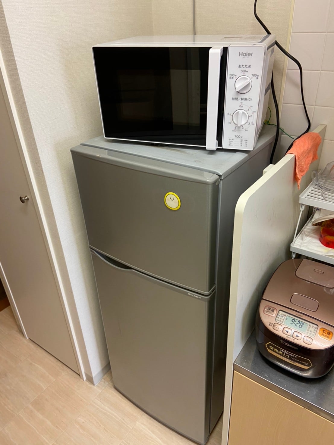 横浜市中区で冷蔵庫と電子レンジを回収しました